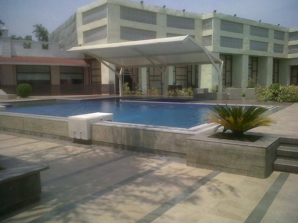 Hotel Clark Greens New Delhi Exterior foto